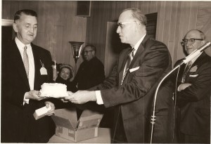 2004012018RetirementCake